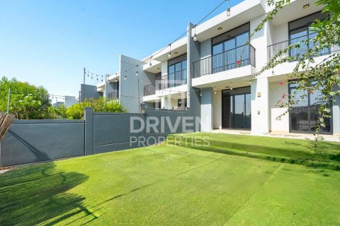 Villa in Motor City, Dubai, UAE 3 bedrooms, 252 sq.m. № 602268 - photo 10