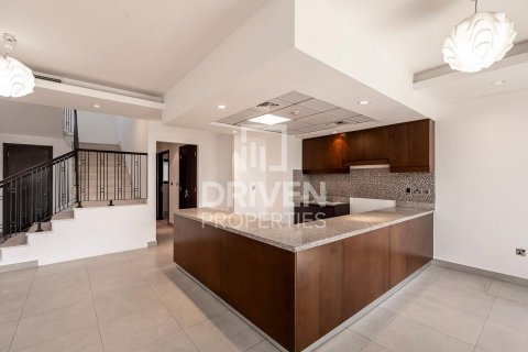 Villa in Motor City, Dubai, UAE 3 bedrooms, 252 sq.m. № 602268 - photo 20