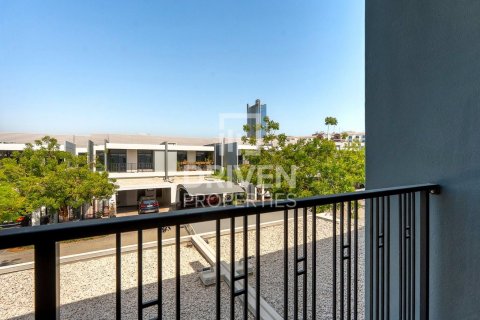Villa in Motor City, Dubai, UAE 3 bedrooms, 252 sq.m. № 602268 - photo 3