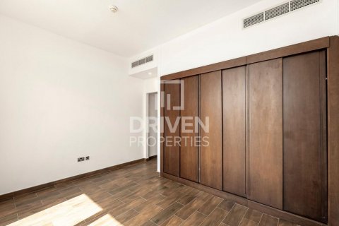 Villa in Motor City, Dubai, UAE 3 bedrooms, 252 sq.m. № 602268 - photo 8