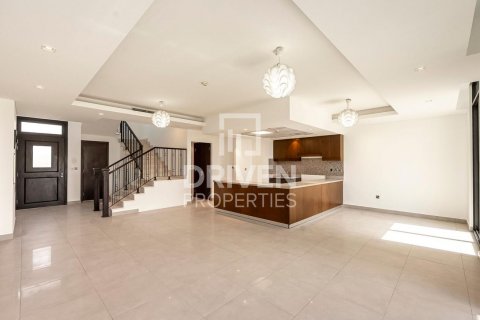 Villa in Motor City, Dubai, UAE 3 bedrooms, 252 sq.m. № 602268 - photo 4