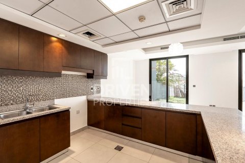 Villa in Motor City, Dubai, UAE 3 bedrooms, 252 sq.m. № 602268 - photo 16