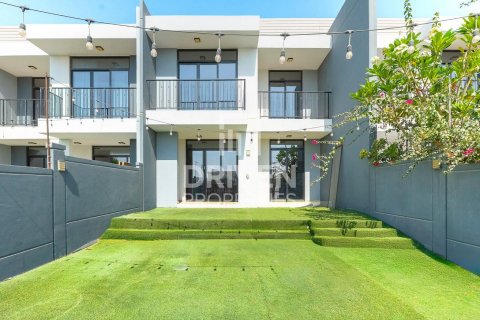 Villa in Motor City, Dubai, UAE 3 bedrooms, 252 sq.m. № 602268 - photo 13