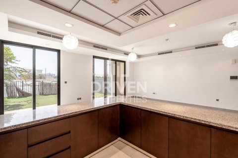 Villa in Motor City, Dubai, UAE 3 bedrooms, 252 sq.m. № 602268 - photo 11