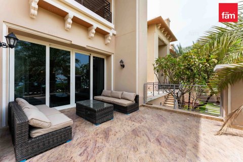 Vila di Palm Jumeirah, Dubai, UAE 5 bilik tidur, 540.4 meter persegi № 596101 - foto 17