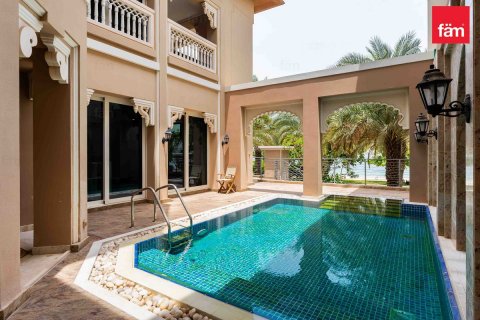 Vila di Palm Jumeirah, Dubai, UAE 5 bilik tidur, 540.4 meter persegi № 596101 - foto 1