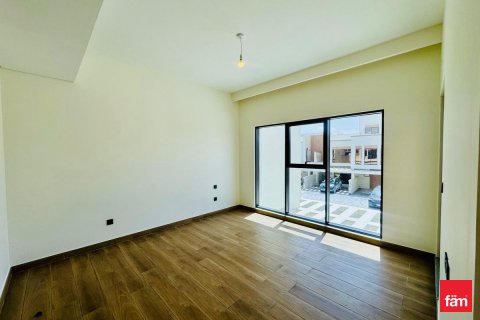 Radový dom v Dubai, SAE 4 spálne, 143.7 m2 č. 721871 - Fotografia 4