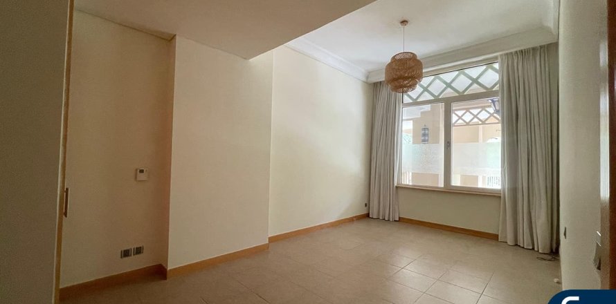 Apartament në Palm Jumeirah, Dubai, Emiratet e Bashkuara Arabe 1 dhomë gjumi, 67 m2. № 667103