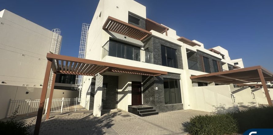 Řadový dům v DAMAC Hills (Akoya by DAMAC), Dubai, SAE 6 ložnice, 383 m² Č.: 667105