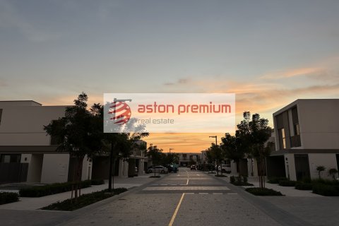 Ridamaja asukohaga Tilal Al Ghaf, Dubai, AÜE: 3 magamistoaga, 147 m² Nr 693624