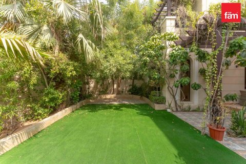 Řadový dům v Dubai, SAE 4 ložnice, 306.6 m² Č.: 751487 - fotografie 14