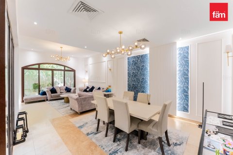 Řadový dům v Dubai, SAE 4 ložnice, 306.6 m² Č.: 751487 - fotografie 26
