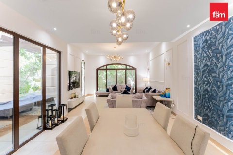 Řadový dům v Dubai, SAE 4 ložnice, 306.6 m² Č.: 751487 - fotografie 1