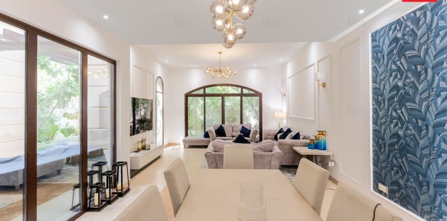 Řadový dům v Dubai, SAE 4 ložnice, 306.6 m² Č.: 751487