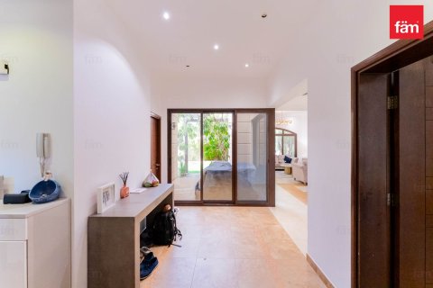 Řadový dům v Dubai, SAE 4 ložnice, 306.6 m² Č.: 751487 - fotografie 21