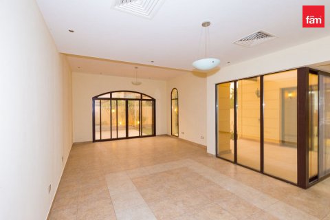 Townhouse in Dubai, UAE 4 bedrooms, 306.6 sq.m. № 751487 - photo 3