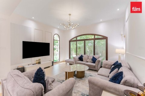 Řadový dům v Dubai, SAE 4 ložnice, 306.6 m² Č.: 751487 - fotografie 8