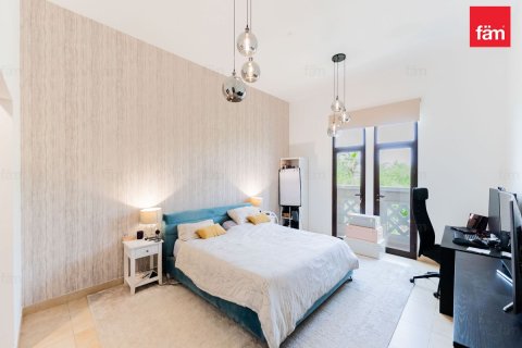 Řadový dům v Dubai, SAE 4 ložnice, 306.6 m² Č.: 751487 - fotografie 13
