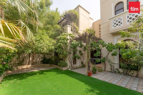 Řadový dům v Dubai, SAE 4 ložnice, 306.6 m² Č.: 751487 - fotografie 27