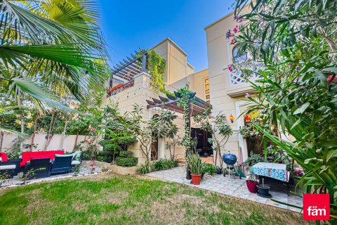 Townhouse in Dubai, UAE 4 bedrooms, 306.6 sq.m. № 751487 - photo 2