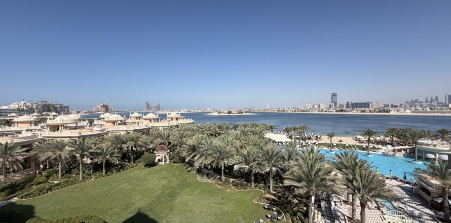 Appartement à Palm Jumeirah, Dubai, EAU: 1 chambre, 170 m2 № 734466