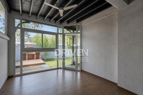 Townhouse in Falcon City of Wonders, Dubai, UAE 4 bedrooms, 324.05 sq.m. № 762664 - photo 1