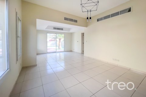 Villa till försäljning i The Springs, Dubai, UAE 3 sovrum, 208.66 kvm Nr. 733178 - fotografi 3