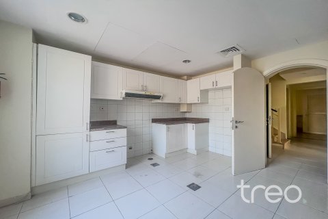 Villa till försäljning i The Springs, Dubai, UAE 3 sovrum, 208.66 kvm Nr. 733178 - fotografi 4