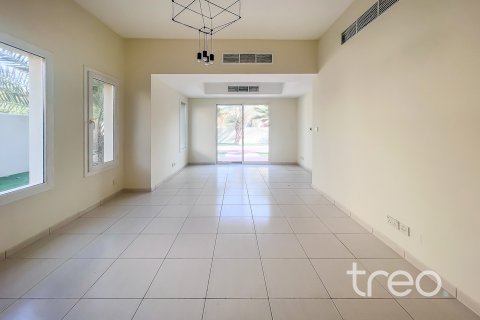 Villa till försäljning i The Springs, Dubai, UAE 3 sovrum, 208.66 kvm Nr. 733178 - fotografi 2