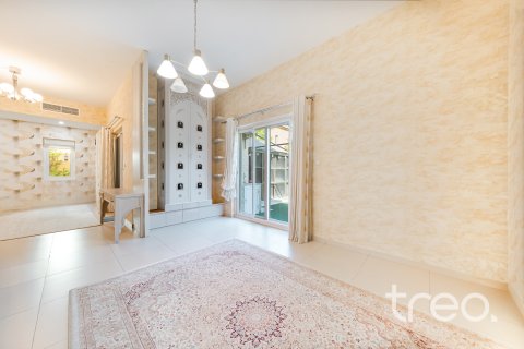 Vila di Dubai, UEA 4 kamar tidur, 309.27 m2 nomor 733163 - foto 11