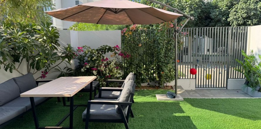 Radový dom v Dubai, SAE 3 spálne, 144.8 m2 č. 696675