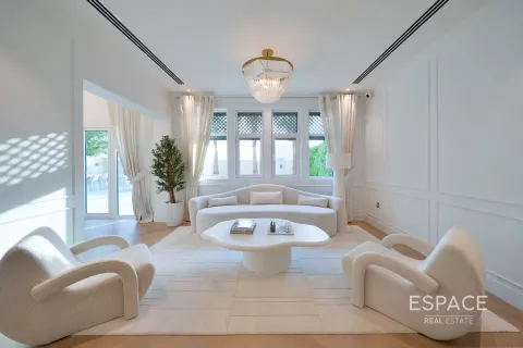 Jumeirah Park, Dubai, UAE의 판매용 빌라 침실 3개, 285제곱미터 번호 649472 - 사진 2