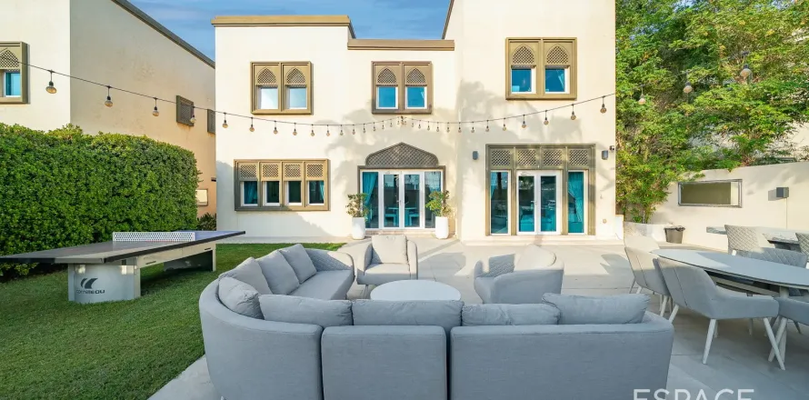 Jumeirah Park, Dubai, UAE의 빌라 침실 3개, 285제곱미터 번호 649472