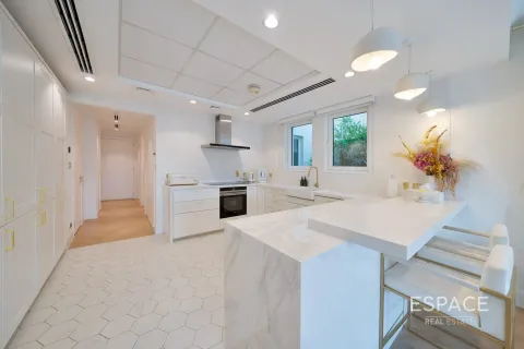 Jumeirah Park, Dubai, UAE의 판매용 빌라 침실 3개, 285제곱미터 번호 649472 - 사진 6