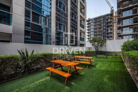 Apartmen di Jumeirah Village Circle, Dubai, UAE 2 bilik tidur, 103.77 meter persegi № 743662 - foto 18