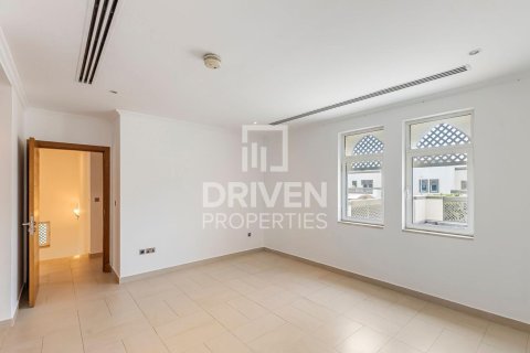 Вилла Jumeirah Park, Дубай, БАӘ-да 4 жатын бөлмелер, 759.2 м² № 742699 - фото 11