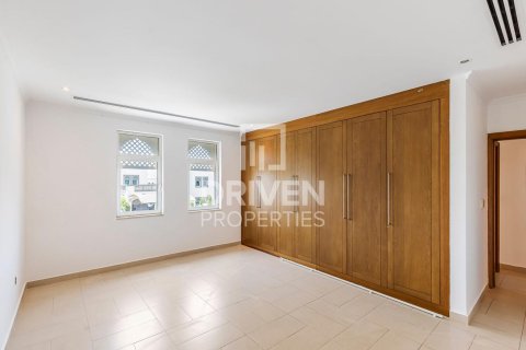 Вилла Jumeirah Park, Дубай, БАӘ-да 4 жатын бөлмелер, 759.2 м² № 742699 - фото 14
