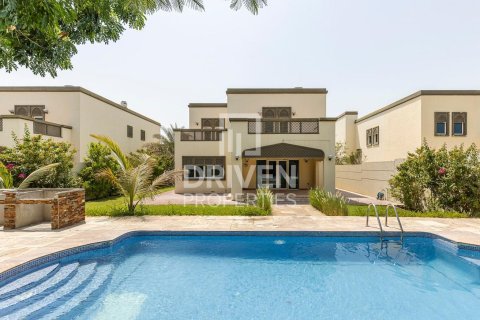 Вилла Jumeirah Park, Дубай, БАӘ-да 4 жатын бөлмелер, 759.2 м² № 742699 - фото 2