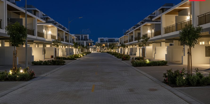 טאונהאוס ב Dubai, איחוד האמירויות 3 חדרי שינה, 112.2 מ"ר מספר 682320