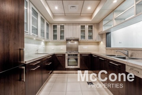 Apartament në Downtown Dubai (Downtown Burj Dubai), Dubai, Emiratet e Bashkuara Arabe 1 dhomë gjumi, 71.16 m2. № 586957 - Foto 3