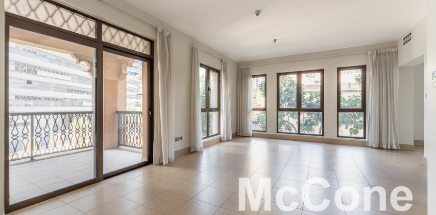 Apartment in Old Town, Dubai, UAE 3 bedrooms, 182.65 sq.m. № 586960