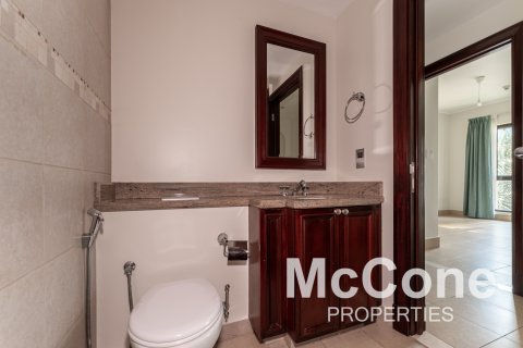 Apartment in Old Town, Dubai, UAE 3 bedrooms, 182.65 sq.m. № 586960 - photo 14