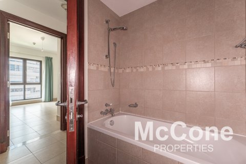 Apartment in Old Town, Dubai, UAE 3 bedrooms, 182.65 sq.m. № 586960 - photo 15