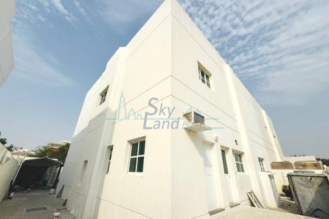 Villa zur Miete in Umm Suqeim, Dubai, VAE 4 Schlafzimmer, 371.6 m2 Nr. 632132 - Foto 3
