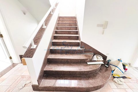 Villa zur Miete in Umm Suqeim, Dubai, VAE 4 Schlafzimmer, 371.6 m2 Nr. 632132 - Foto 13