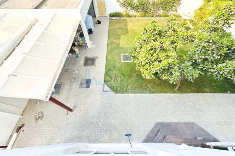 Villa zur Miete in Umm Suqeim, Dubai, VAE 4 Schlafzimmer, 371.6 m2 Nr. 632132 - Foto 27