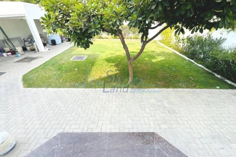 Villa zur Miete in Umm Suqeim, Dubai, VAE 4 Schlafzimmer, 371.6 m2 Nr. 632132 - Foto 26
