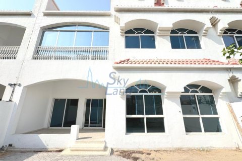 Villa in affitto a Umm Suqeim, Dubai, EAU 4 camere da letto, 325.2 mq. № 632134 - foto 13