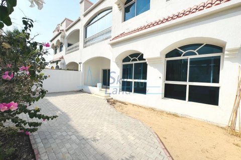 Villa in affitto a Umm Suqeim, Dubai, EAU 4 camere da letto, 325.2 mq. № 632134 - foto 15