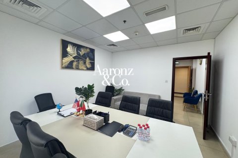 Office in Business Bay, Dubai, UAE 66 sq.m. № 720062 - photo 2